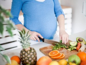 تغذية الحامل في الشهور الاولى وأهمية تلك الفترة الحمل والولادة