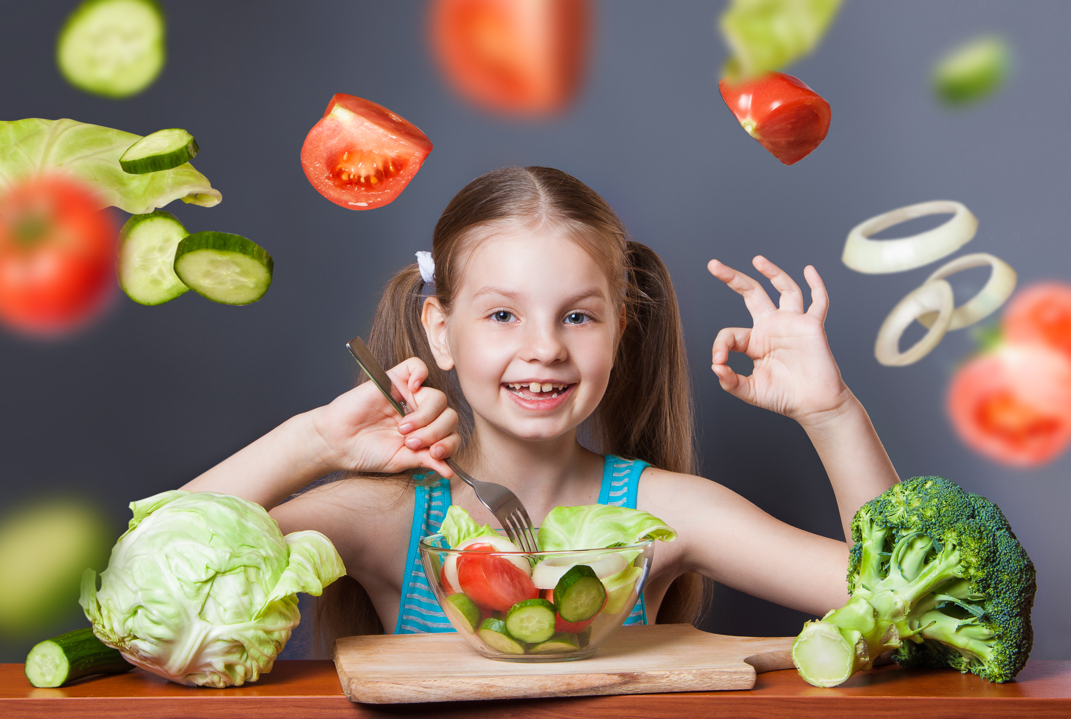 Фруктовый малыш. Овощи для детей. Овощи и фрукты для детей. Здоровое питание. Питание детей.