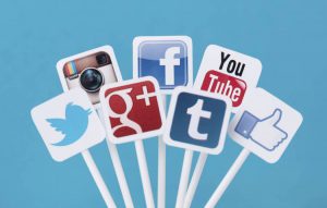 مواقع التواصل الاجتماعي لا تنشري صور طفلك عليها تربية الأطفال والصحة النفسية للطفل فورنونو